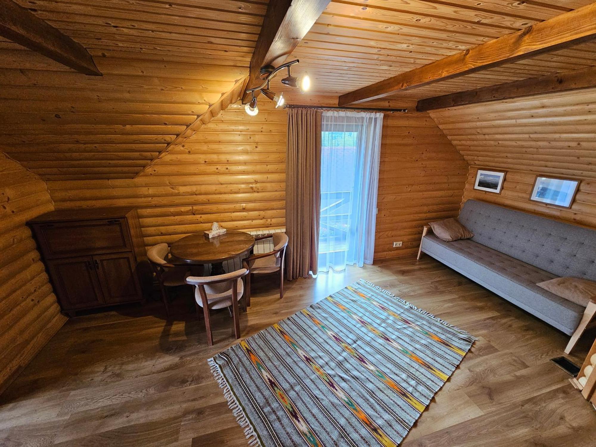 טטאריב Guesthouse Kolo Druziv מראה חיצוני תמונה