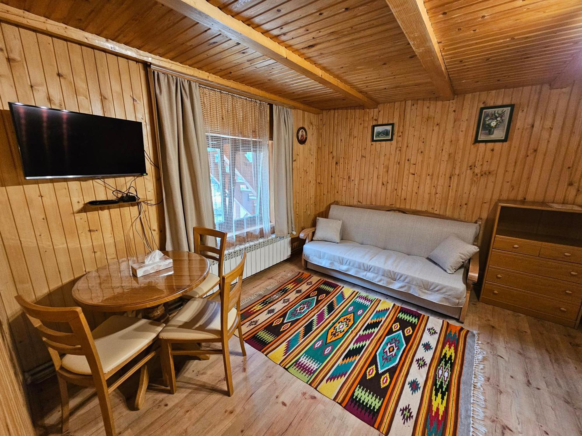 טטאריב Guesthouse Kolo Druziv מראה חיצוני תמונה